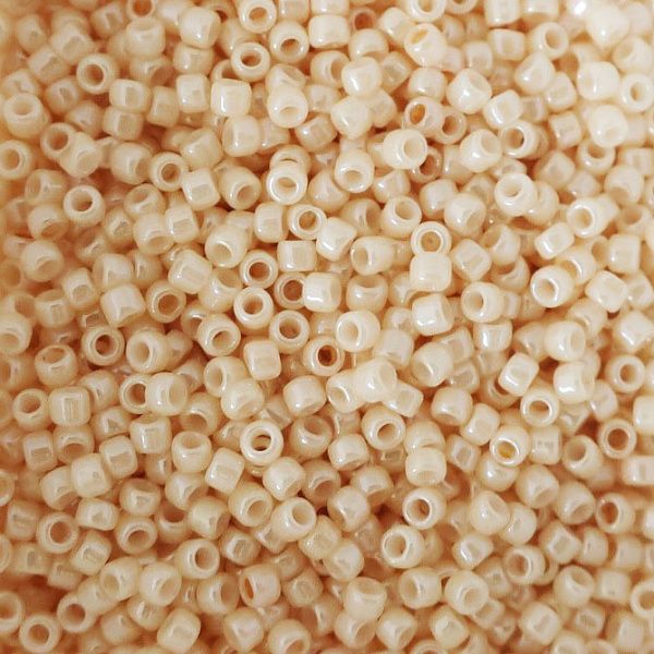 Бисер круглый 15/0 #0123 Непрозрачный глянцевый, кремовый